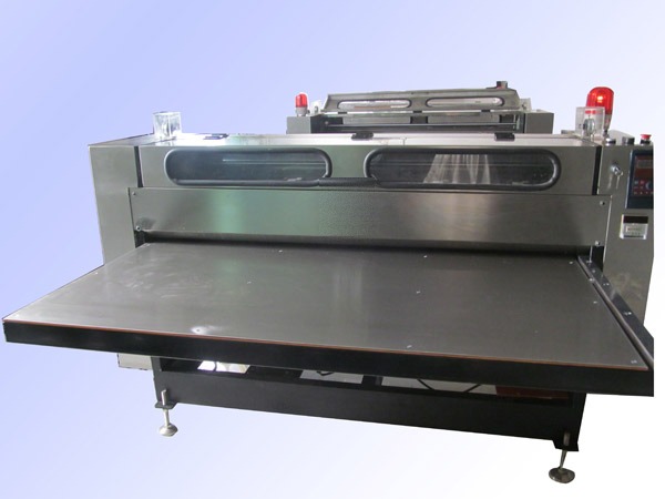 PCB panel cutting machine shearing a large laminate sheet into production panels